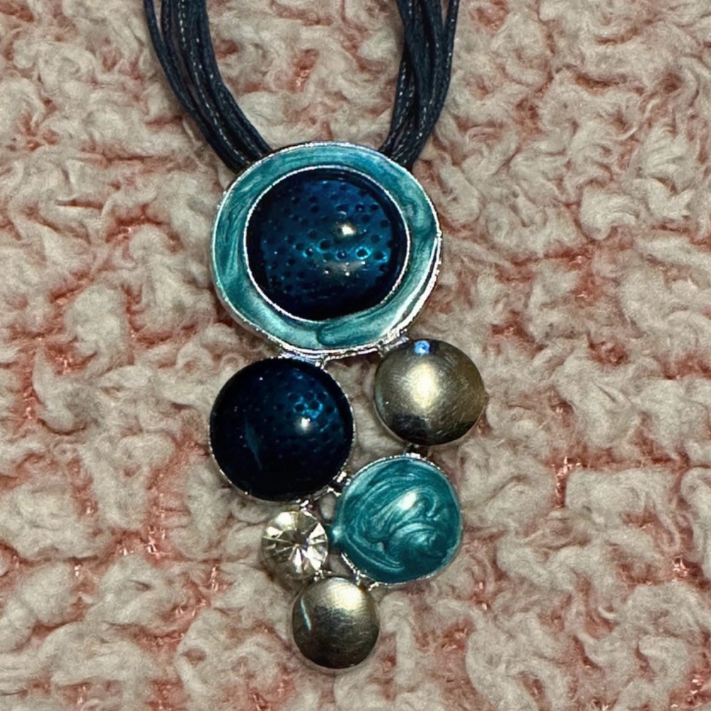 Elegant Blue and Silver Necklace - Picture 3 of 7